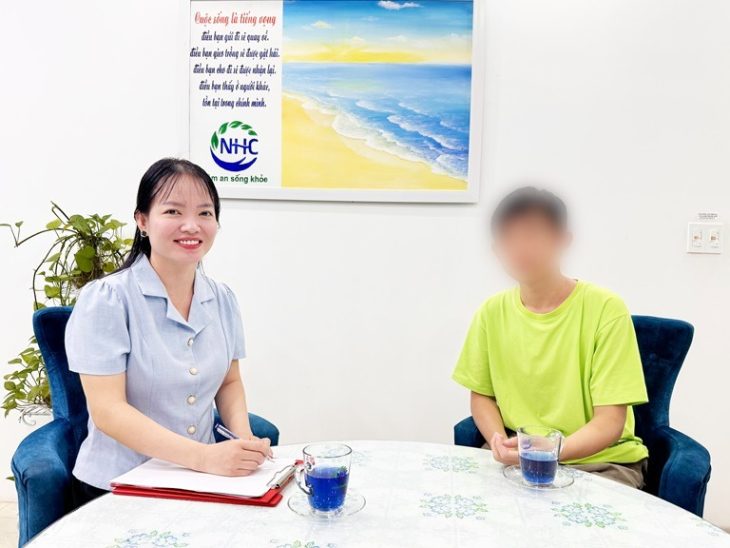 Chuyên gia tâm lý Cao Kim Thắm đồng hành cùng du học sinh trầm cảm X.N trong hành trình chữa lành tại NHC Việt Nam.